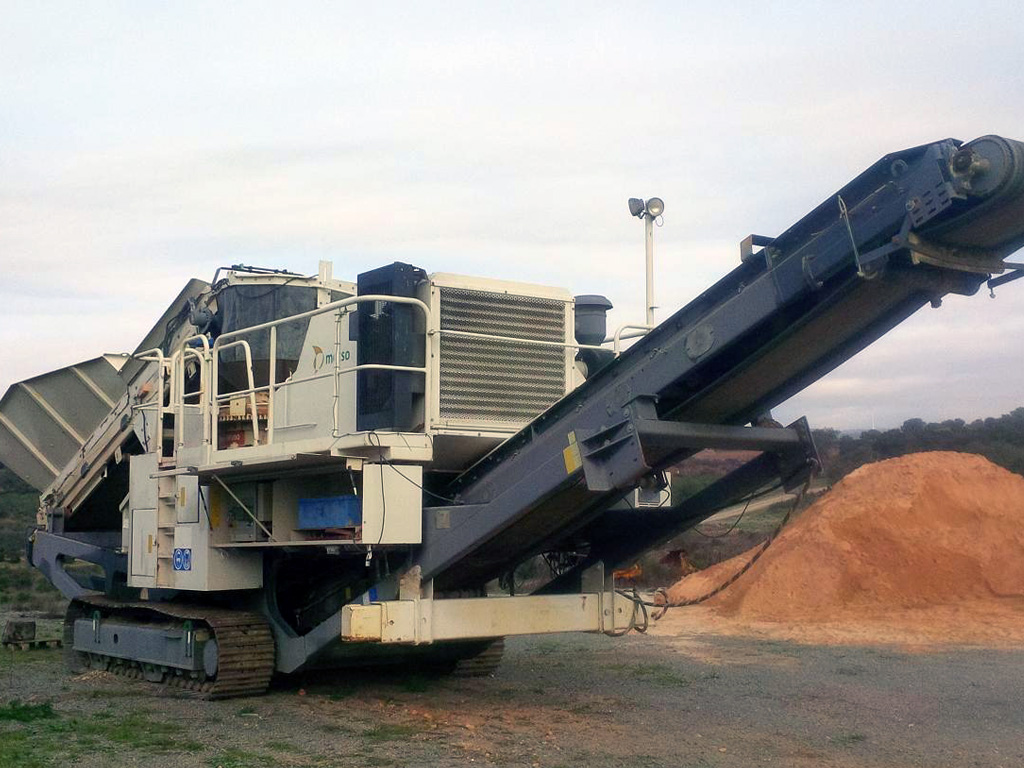 CONE CRUSHER METSO LT 200 HP YOM 2006 FOR SALE